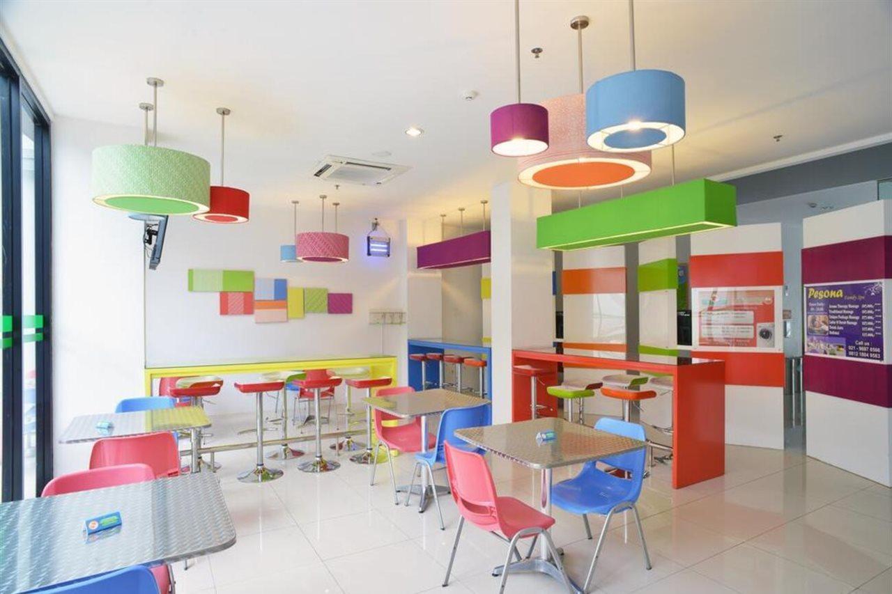 Pop! Hotel Tebet Джакарта Екстериор снимка
