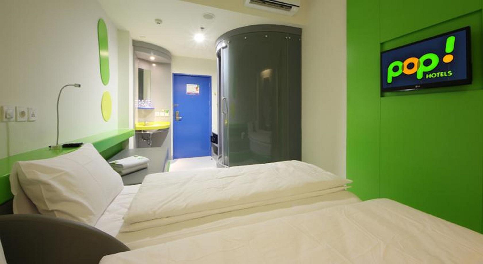 Pop! Hotel Tebet Джакарта Екстериор снимка