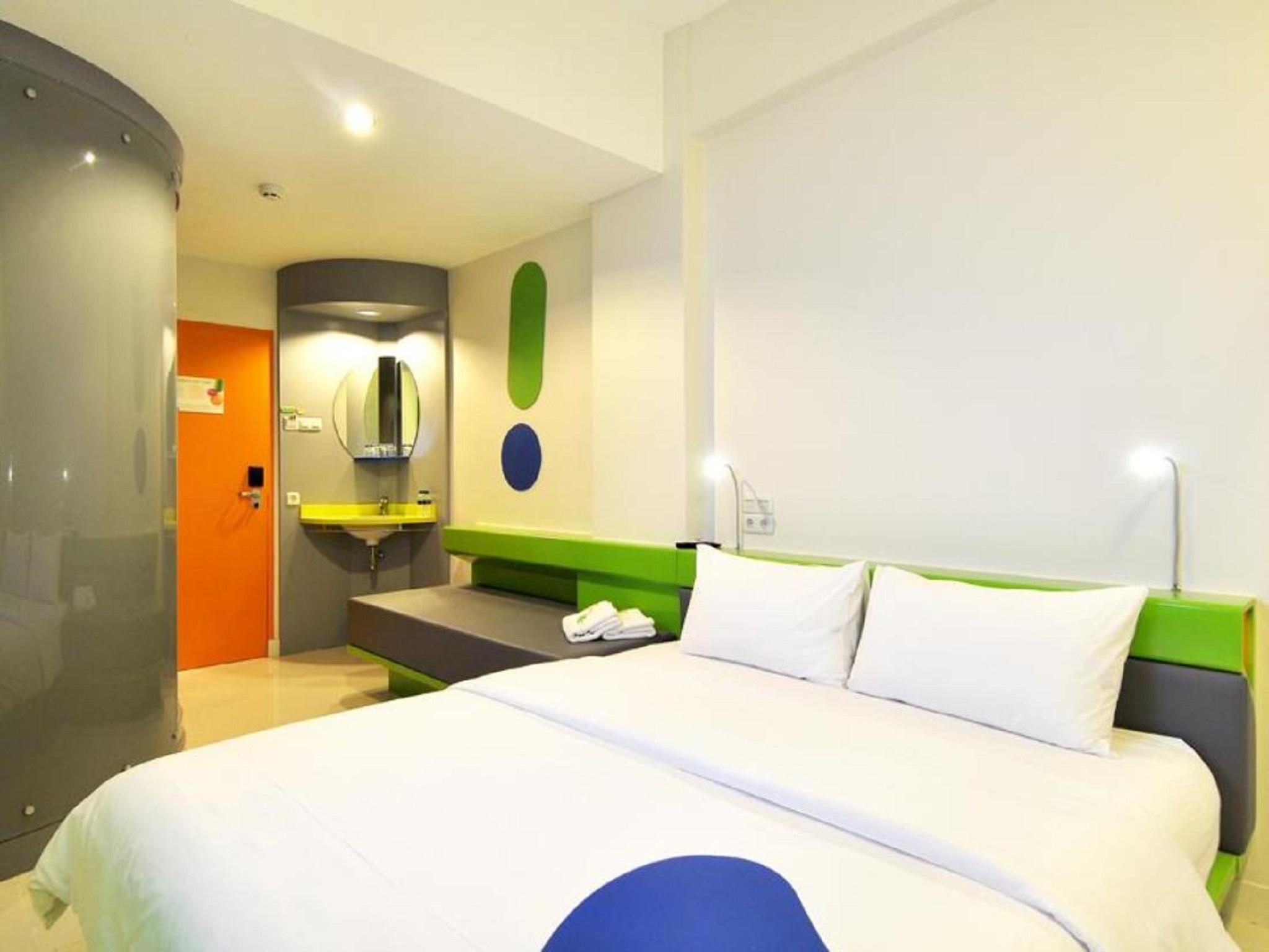 Pop! Hotel Tebet Джакарта Екстериор снимка