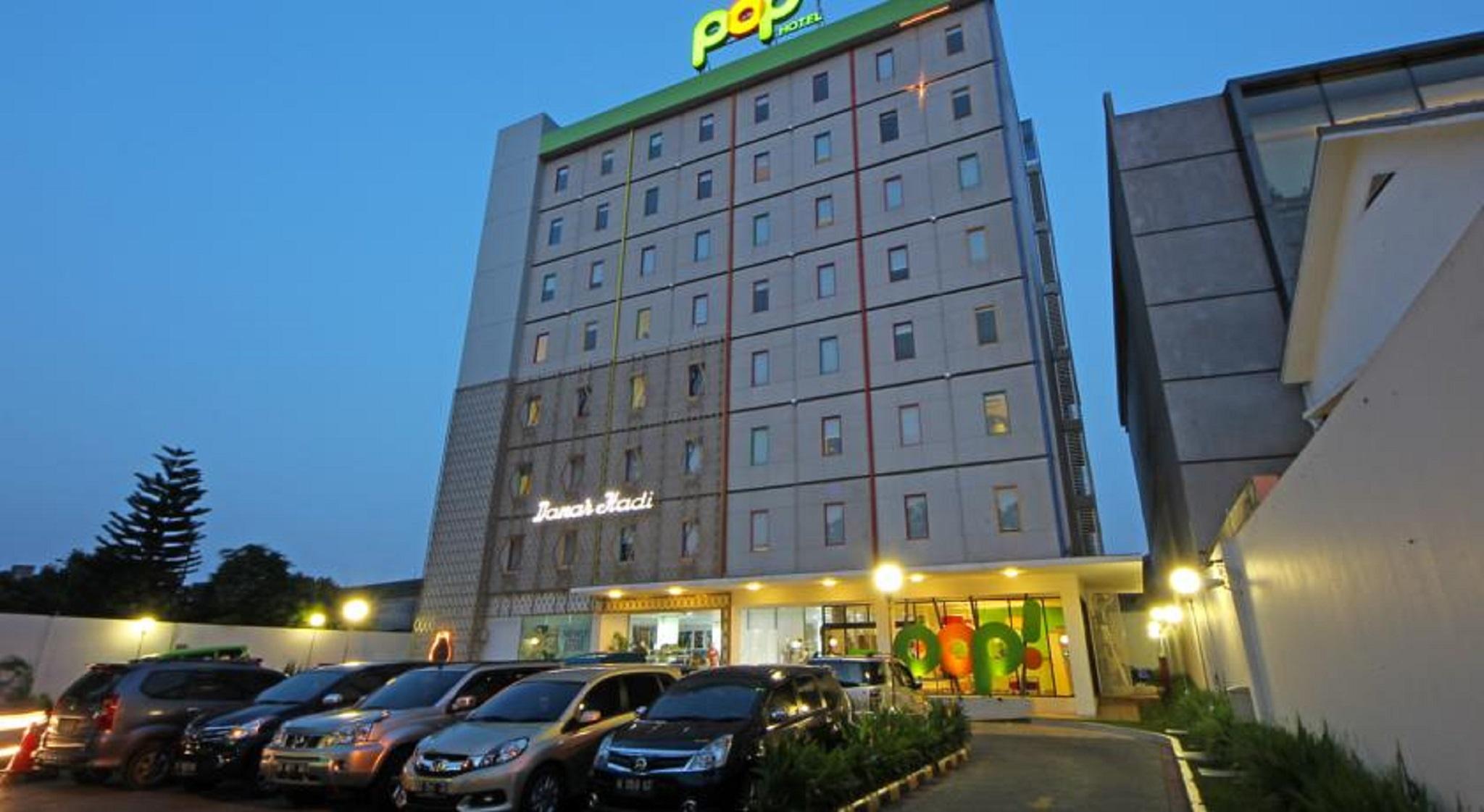 Pop! Hotel Tebet Джакарта Екстериор снимка