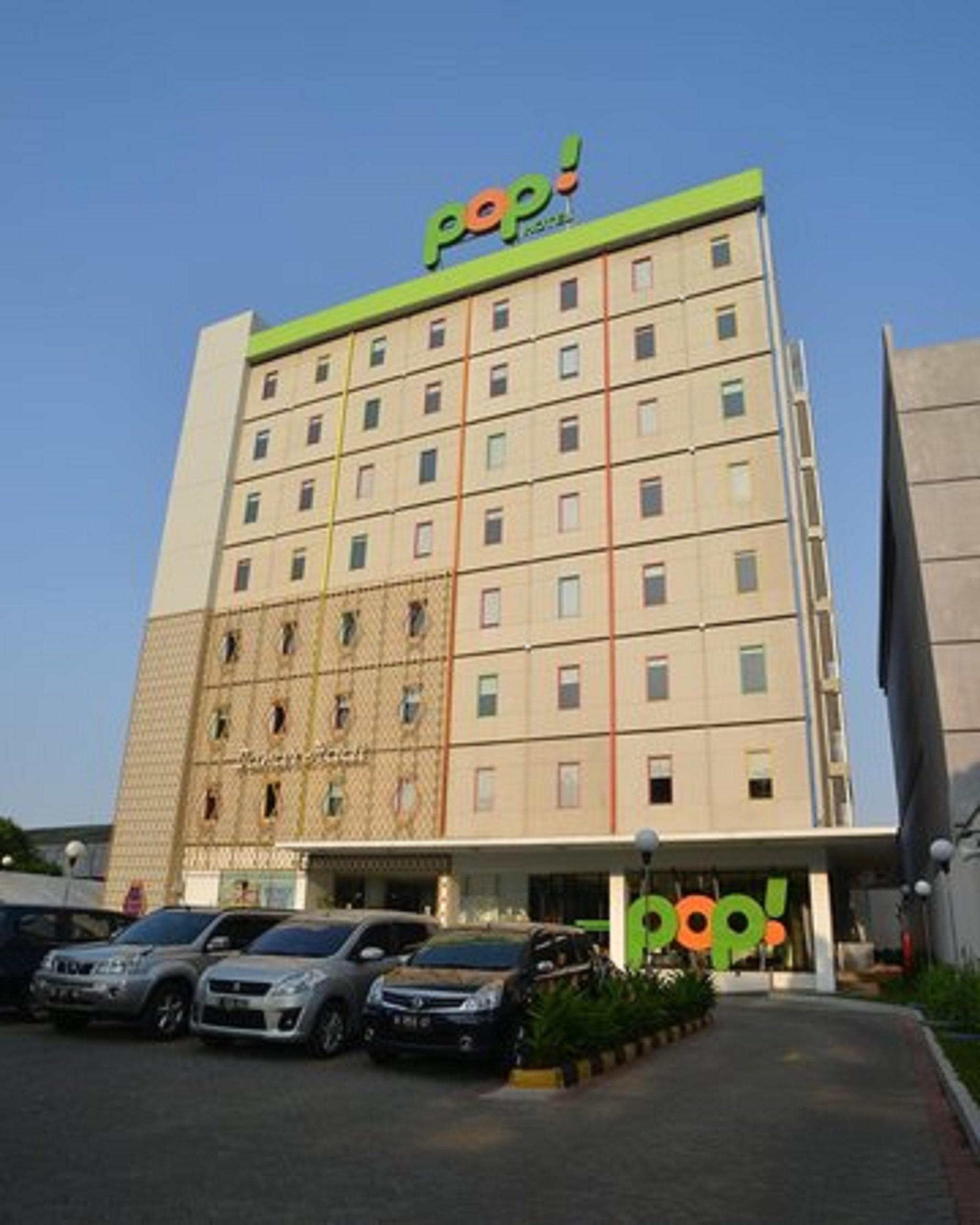Pop! Hotel Tebet Джакарта Екстериор снимка