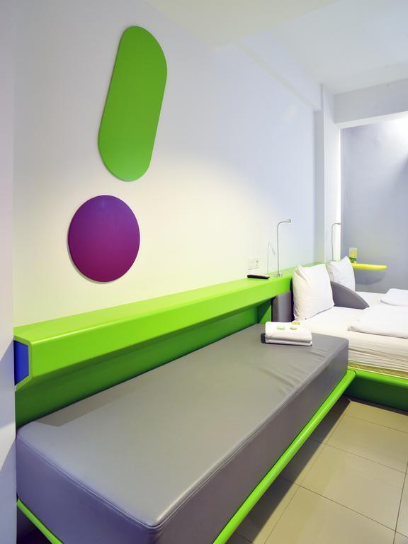 Pop! Hotel Tebet Джакарта Екстериор снимка