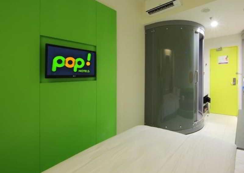 Pop! Hotel Tebet Джакарта Екстериор снимка