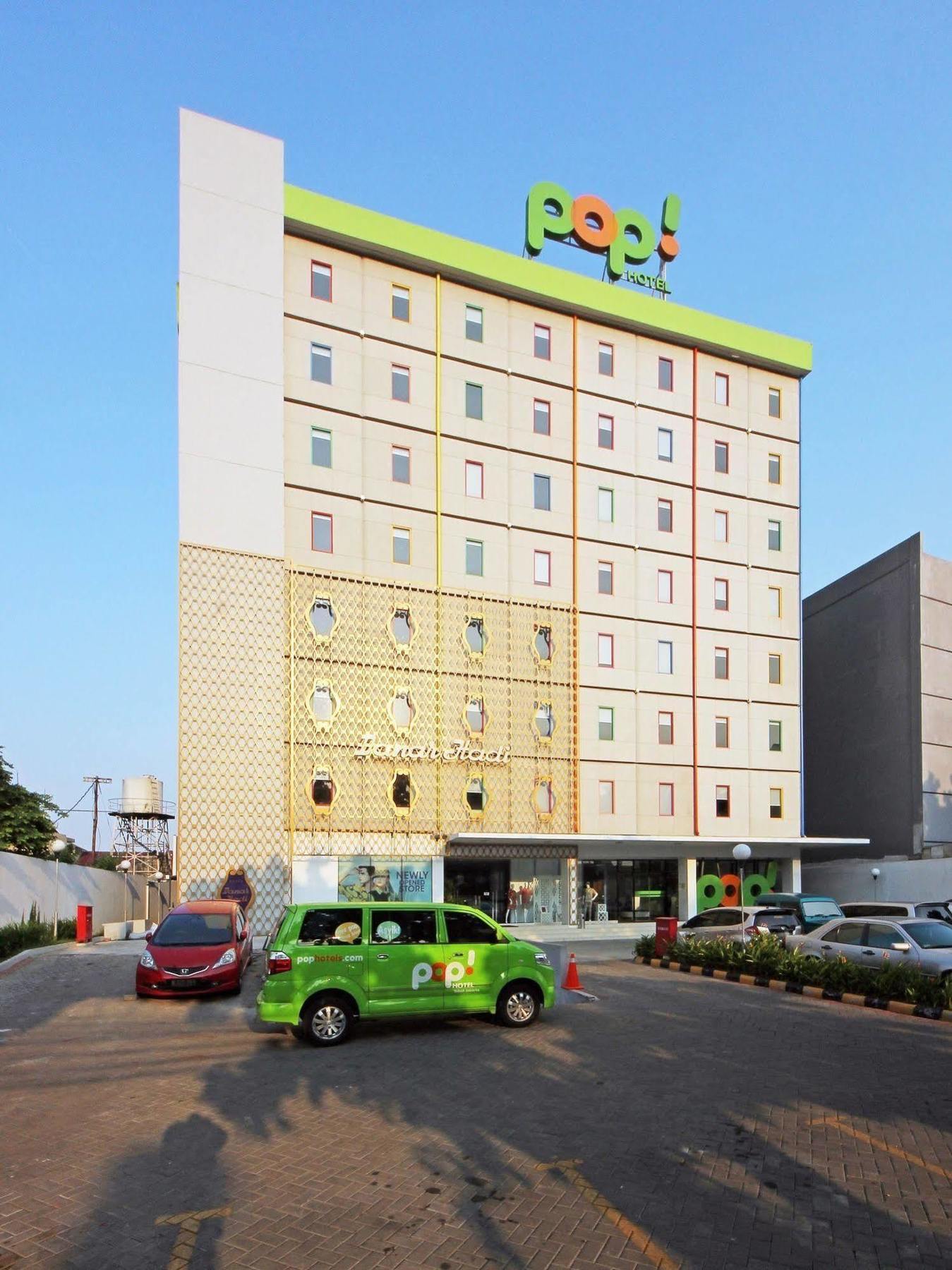 Pop! Hotel Tebet Джакарта Екстериор снимка